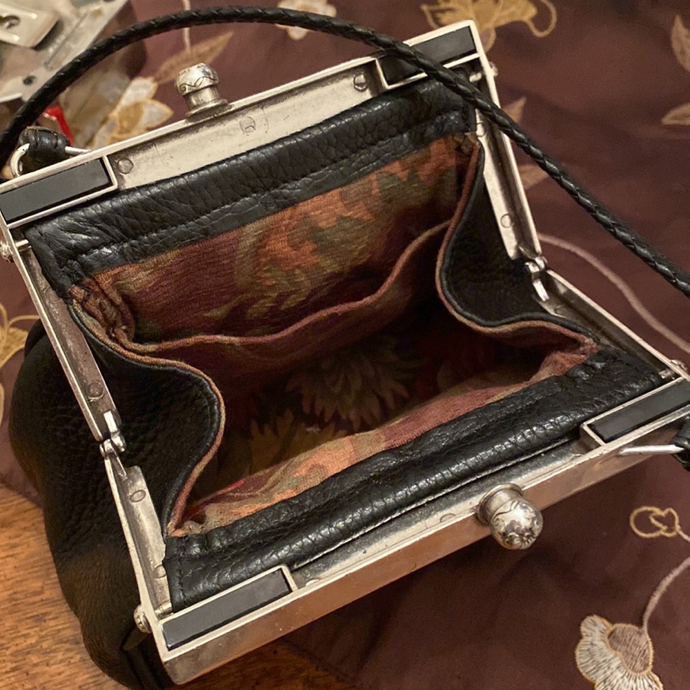 Vintage EUC Brighton Bag…black leather with  lovely silver hardware - Picture 4 of 9